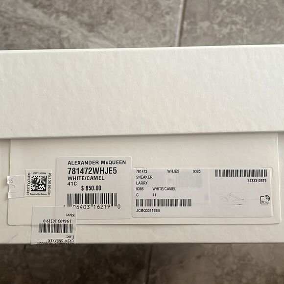 Alexander McQueen Oversized Low-Top Sneakers in White/ Camel, New, Size 41 - Picture 13 of 16